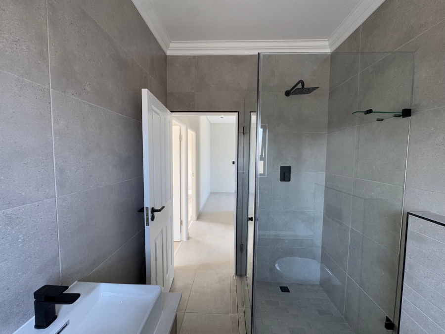 To Let 4 Bedroom Property for Rent in Sandown Estate Western Cape